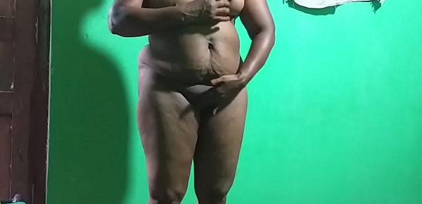 Desi indian tamil telugu kannada malayalam hindi horny vanitha showing big boobs and shaved pussy press hard boobs press nip rubbing pussy masturbation using busty amateur rides her big cock sex doll photo picture