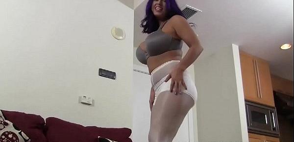I will give you a handjob after i put on my pantyhose joi 726 Porn Videos